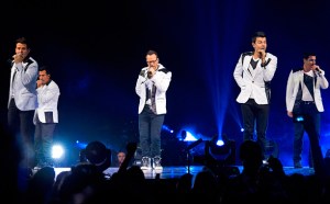 package-tour-nkotb